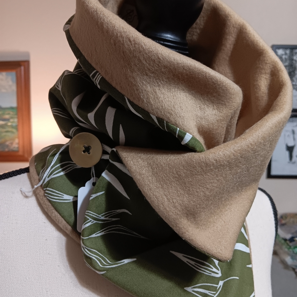 Scarfs - Picture 3 of 3